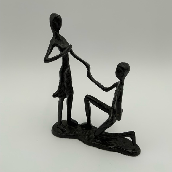 On One Knee Marriage Proposal Metal Sculpture 7” Tall x 5” Long - Picture 1 of 8